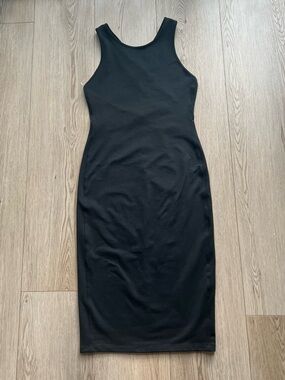 NWOTS the group Babaton Cross  Back Midi dress Sz M